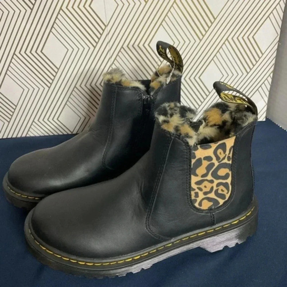 Dr. Martens Youth Chelsea Ankle Boots Leather & Faux Fur Sz 1 - Picture 1 of 8